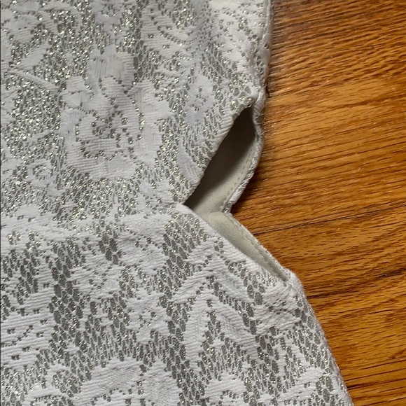 🌸Spring ready🌸 Sleeveless white/silver dress - Picture 3 of 4